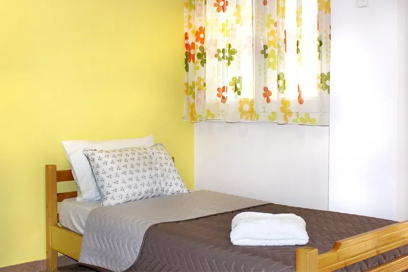 Souzana Rooms Nea Plagia