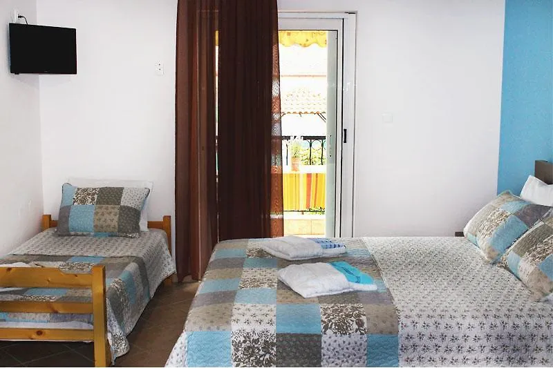 Souzana Rooms Nea Plagia Apartment